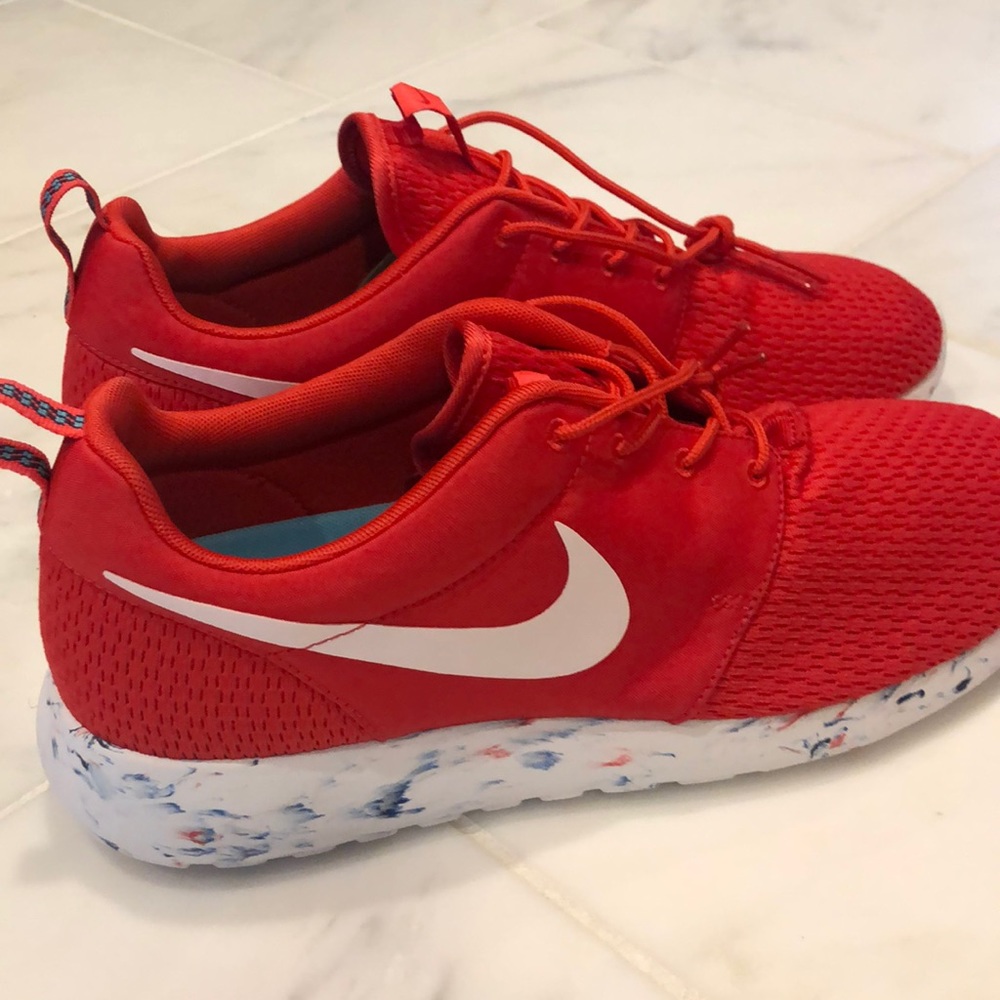 New Men’s Nike Rosherun Size 12